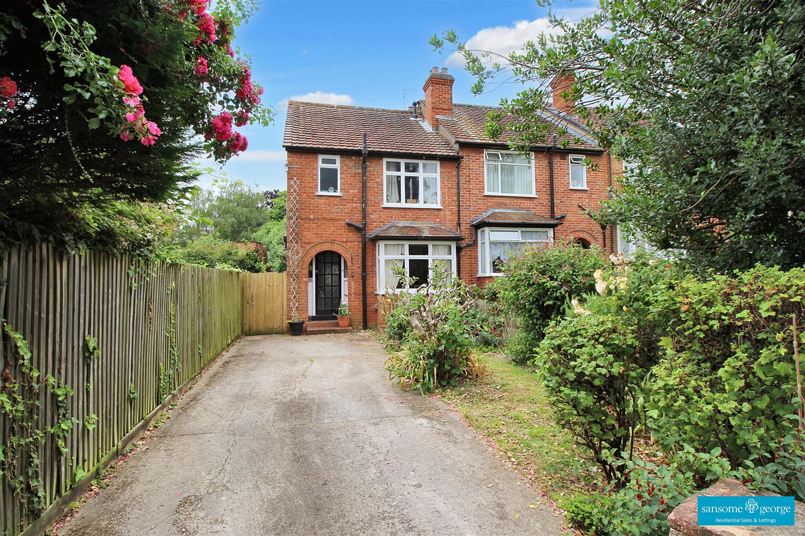 3 bed property in Westbourne Terrace, Reading